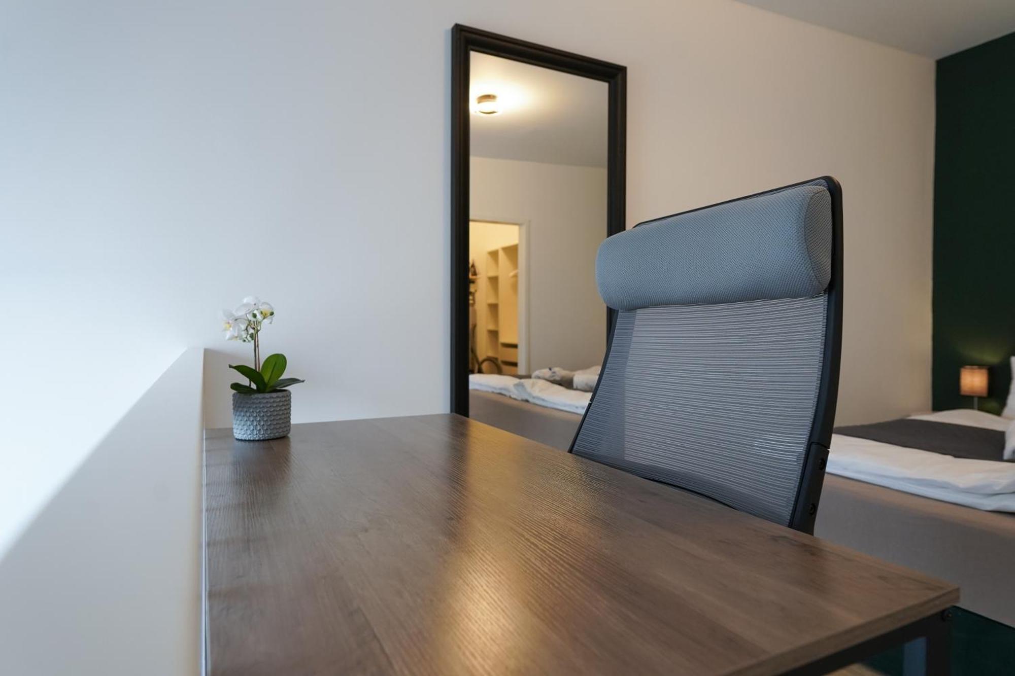 Apartment Cabana - Maisonette Apartments - Parkplatz - Wifi Kostenlos - Naehe Klinikum